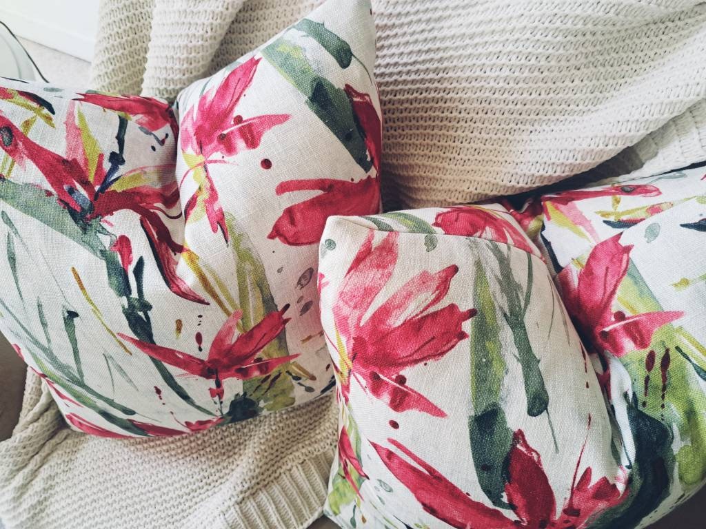 Contemporary floral print pillow cover