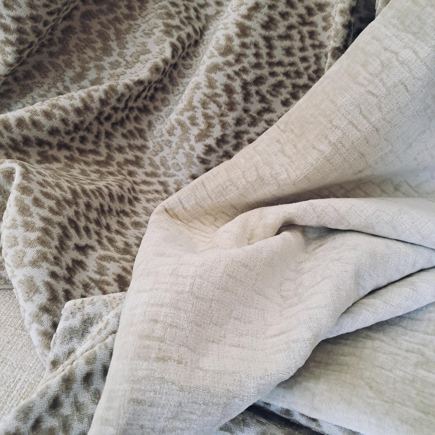 Nuetral Leapard Velvet Throw Blanket