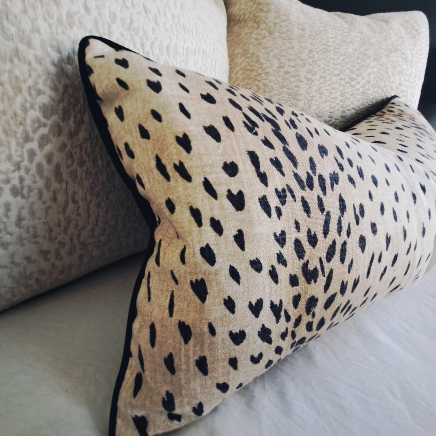 Antelope Stripe Classic Black Pillow Cover