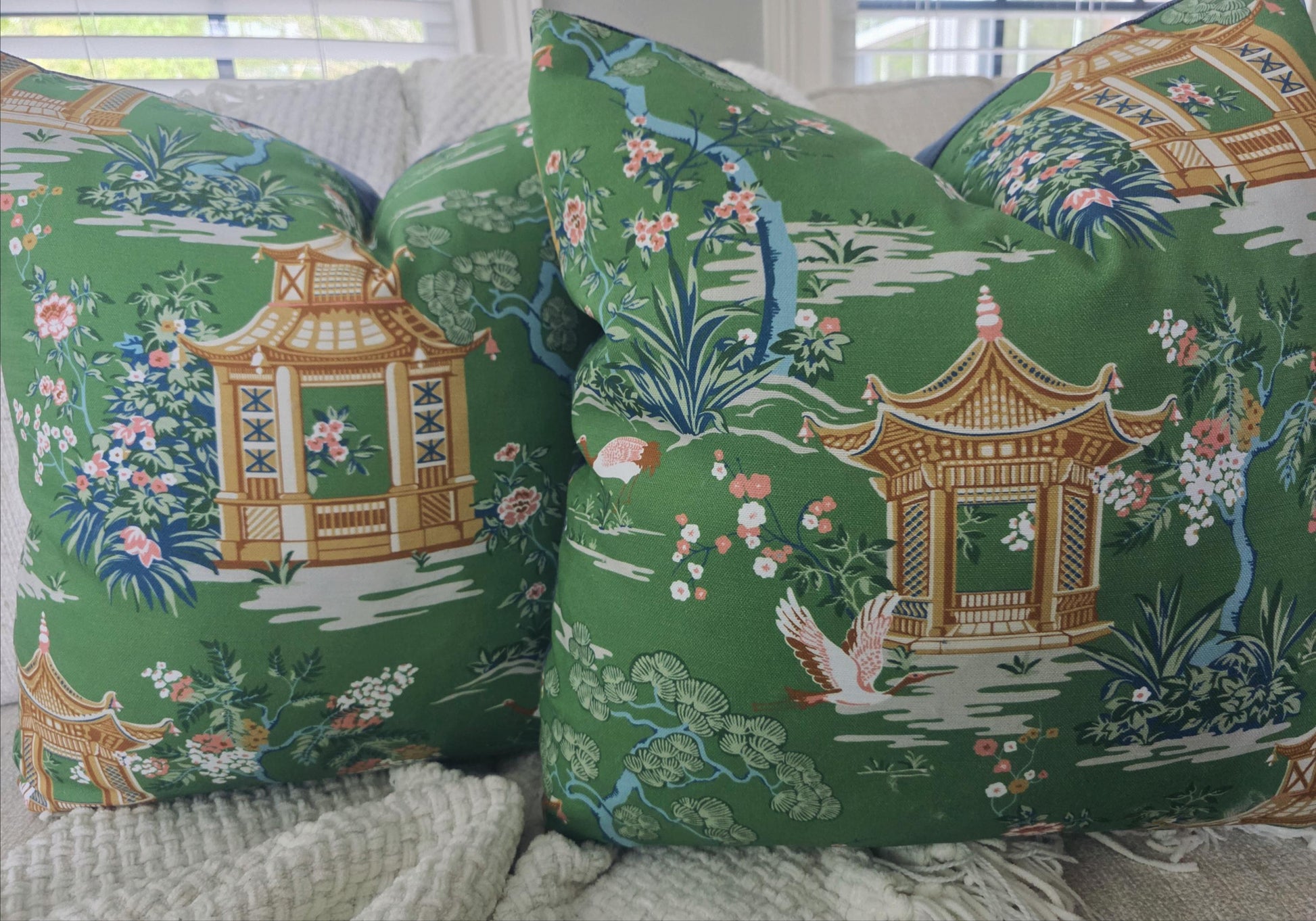 Green Chinoiserie Scenery Pillow Cover