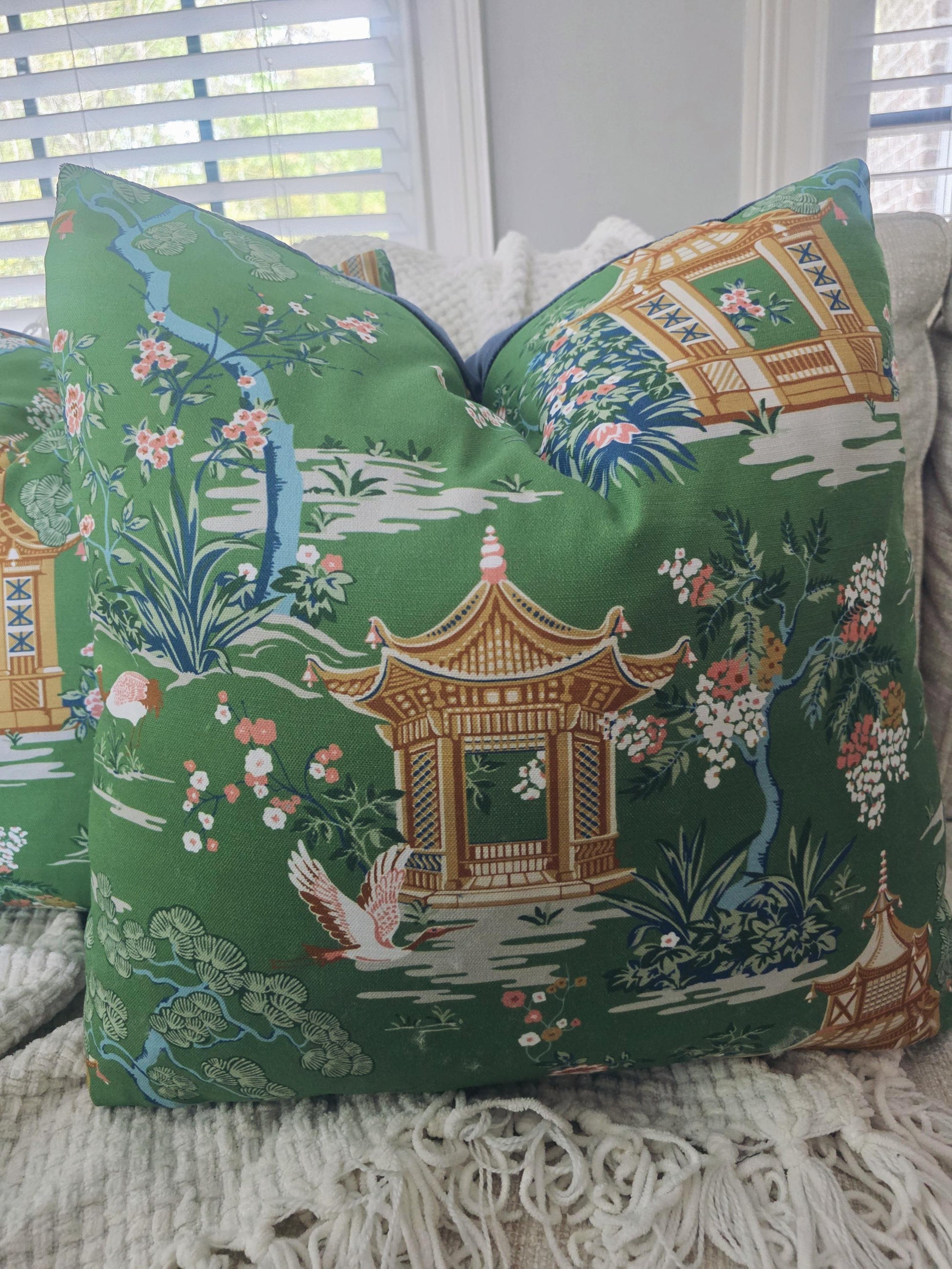 Green Chinoiserie Scenery Pillow Cover