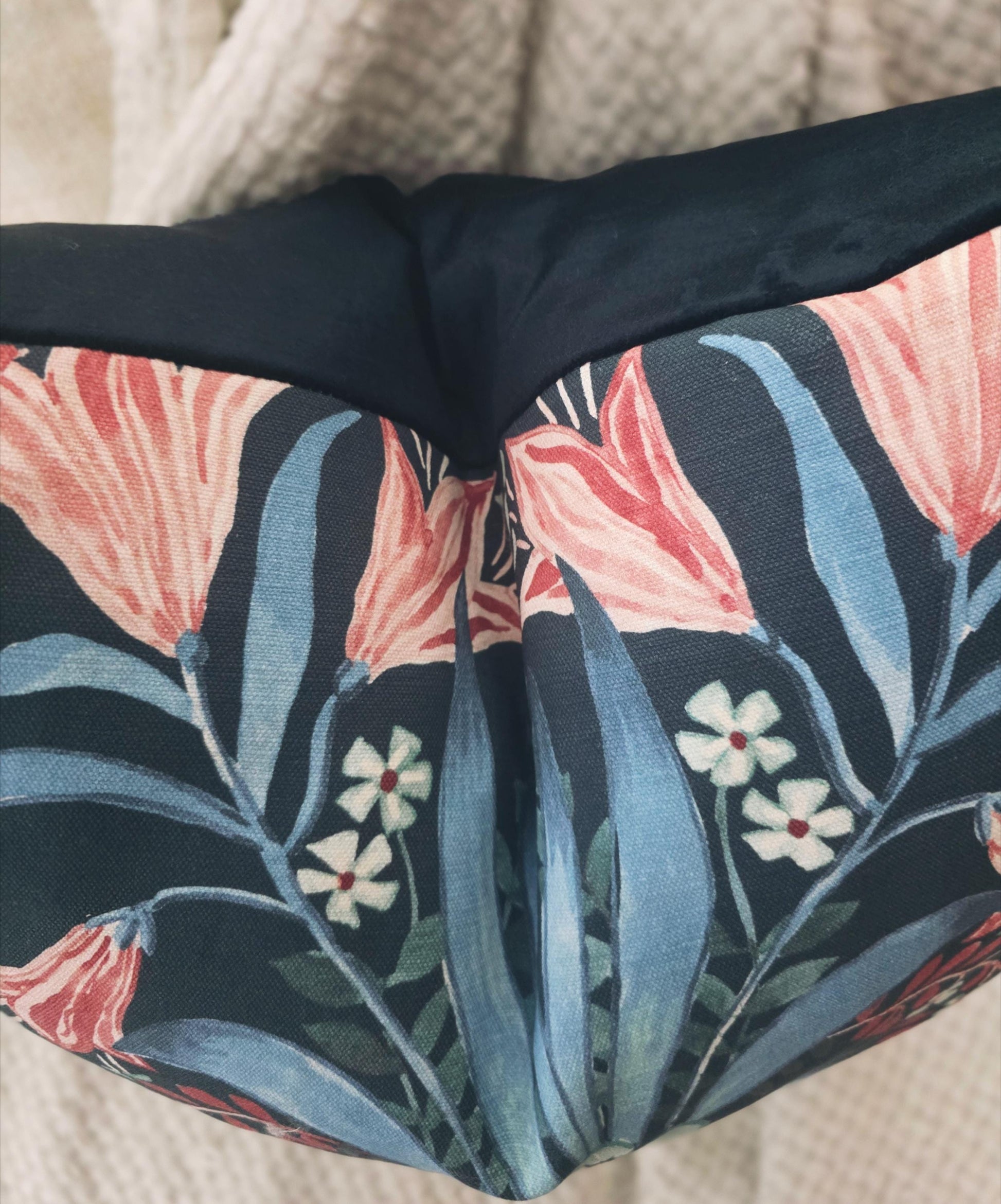 Lilium Navy Floral Scene Pillow Cover
