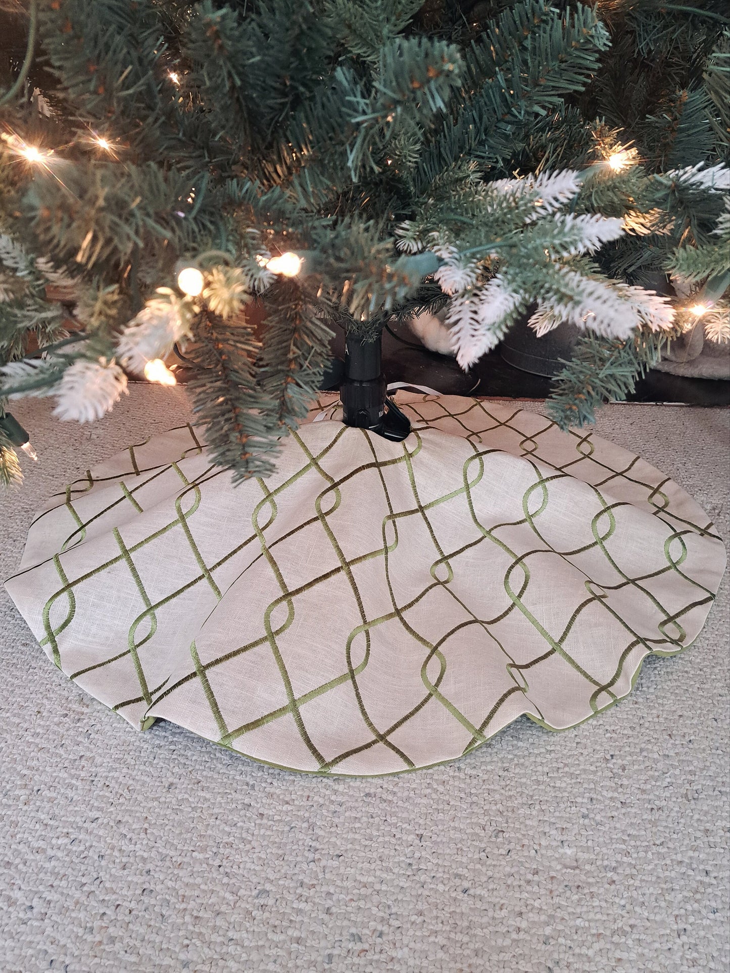 Embroidered Green Lattice Christmas Tree Skirt