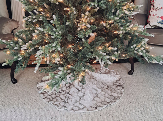 White and Metallic Christmas Tree Skirt