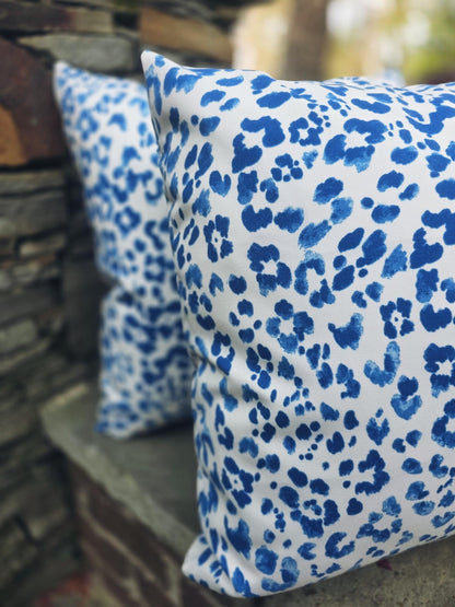 OUTDOOR Blue and White Leopard Print Pillow Cover