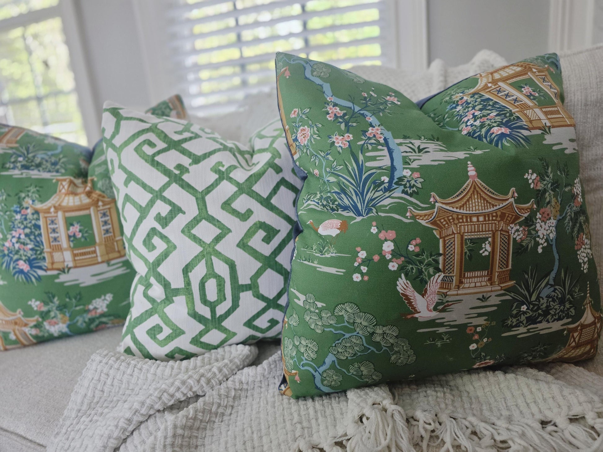 Green Chinoiserie Scenery Pillow Cover